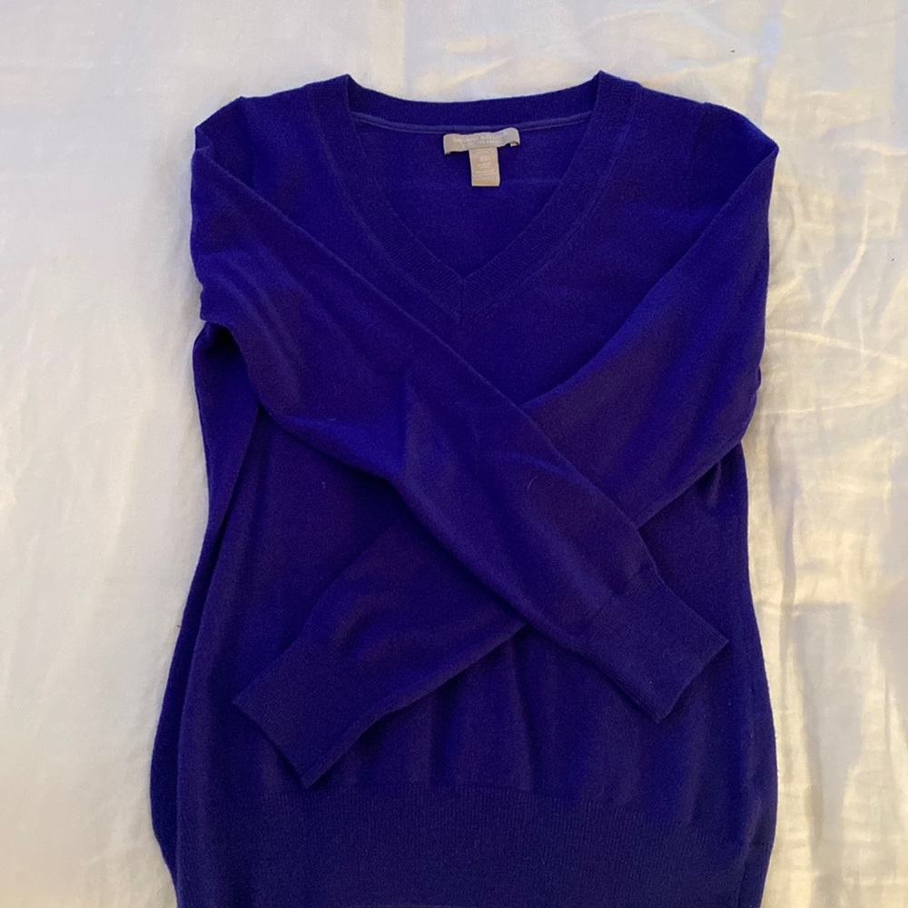 Banana Republic - Deep purple v neck sweater